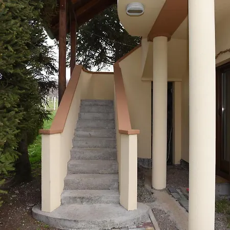 Seosko Turisticko Domacinstvo Kajsija Appartamento Čačak